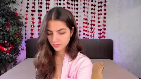 Snapshot of milana_crystal_ chatting on February 15, 8:11 am Milana online show from February 15, 8:11 am