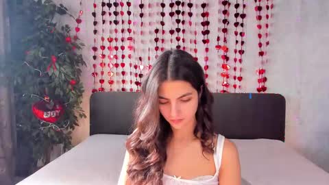 Snapshot of milana_crystal_ chatting on February 25, 11:32 am Milana online show from February 25, 11:32 am