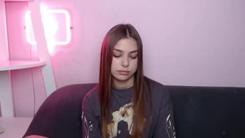 milanaangelas online show from February 16, 8:01 am