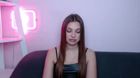 milanaangelas online show from April 3, 4:41 am