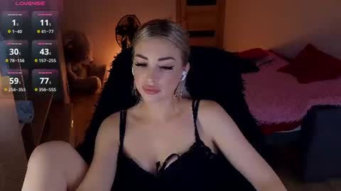 Lana online show from July 28, 8:52 pm