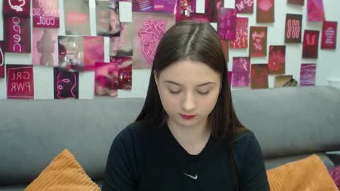 milanaroz online show from April 9, 5:22 am