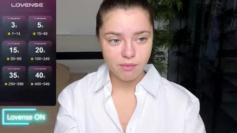 Snapshot of milania_hot_foxy chatting on September 30, 12:26 pm Mila online show from September 30, 12:26 pm