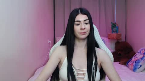 milasecretsss online show from April 5, 7:00 pm