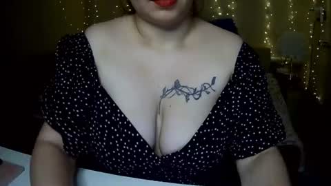 Milaxcute online show from June 13, 7:46 pm
