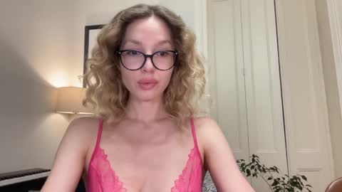 Mila online show from October 20, 3:50 pm