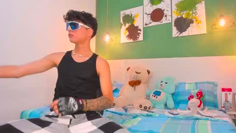 Milcon Thomson online show from December 9, 12:23 am