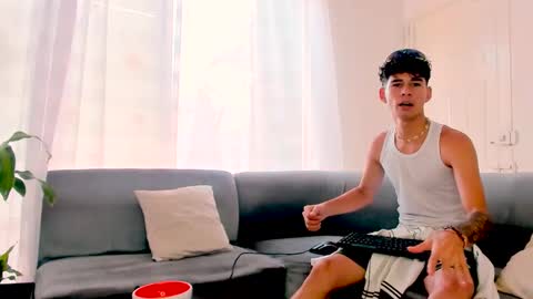 Milcon Thomson online show from January 21, 9:46 pm