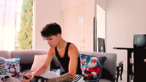 Milcon Thomson online show from January 6, 9:54 pm