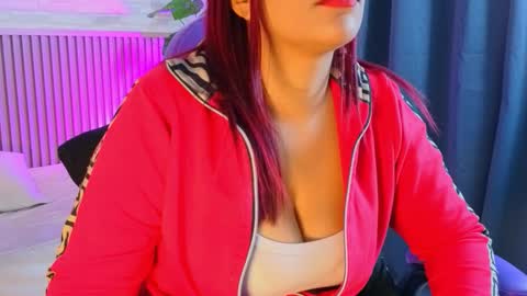 milena_lawson online show from March 6, 1:43 pm