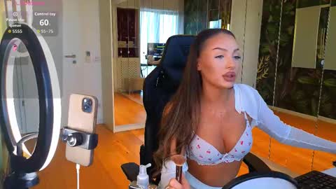 Miley Sin online show from February 11, 1:15 pm