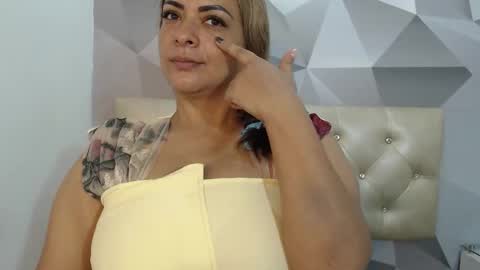 milf_hugeboobs online show from January 12, 10:44 am