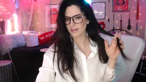 Milf Lacey online show from February 2, 3:54 am