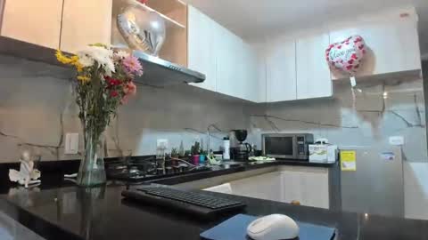 ASHLEY online show from February 19, 1:39 pm