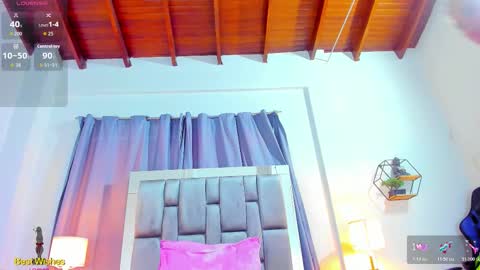 LILI online show from November 1, 1:32 pm