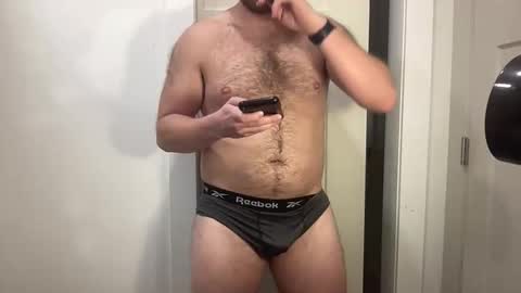 Snapshot of milfhunter1736 chatting on October 27, 5:29 am HungCollege online show from October 27, 5:29 am