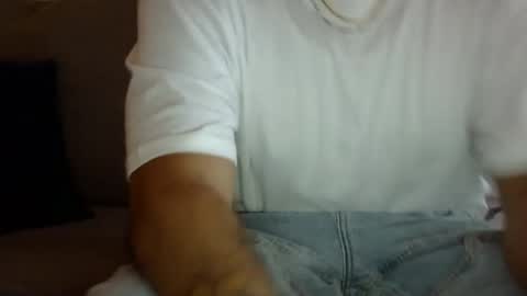 Snapshot of milfloverfl chatting on December 6, 5:38 pm milfloverfl online show from December 6, 5:38 pm