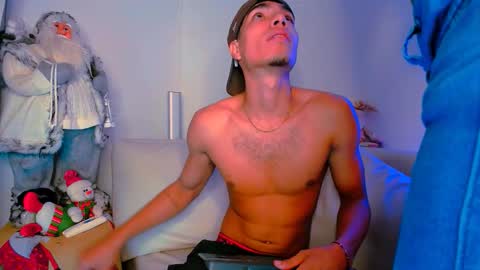 mili_and_ethan online show from December 5, 6:34 am