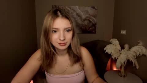 milinafox online show from September 29, 4:00 am