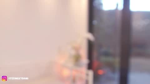 milky_0 online show from March 21, 10:14 pm