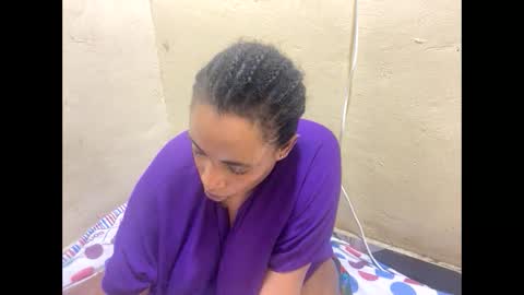 milkymom256 online show from November 27, 1:35 am