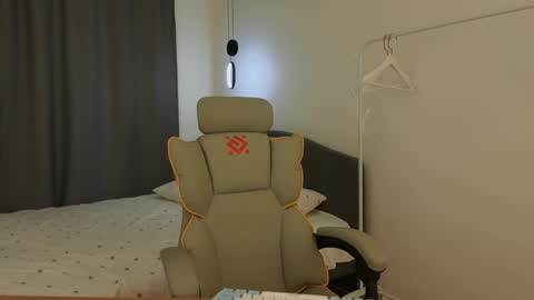 Eva online show from March 27, 8:26 am