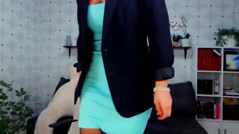 MillaXQueen online show from September 27, 1:53 pm