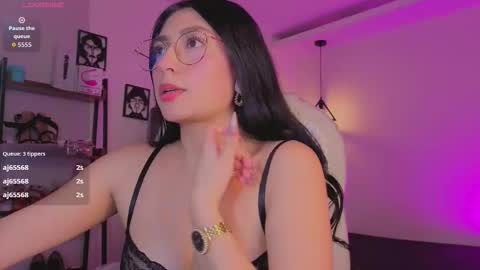 miller_vanessa_ online show from December 1, 9:02 pm