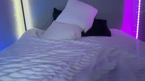 milliebrooks online show from March 1, 1:21 am