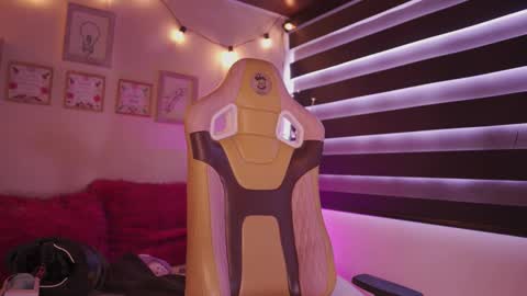 MILLY online show from December 1, 6:28 pm