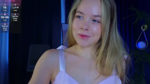 Snapshot of milly_shy chatting on September 25, 6:53 am Milly online show from September 25, 6:53 am