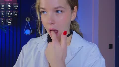 Snapshot of milly_shy chatting on September 15, 6:59 am Milly online show from September 15, 6:59 am