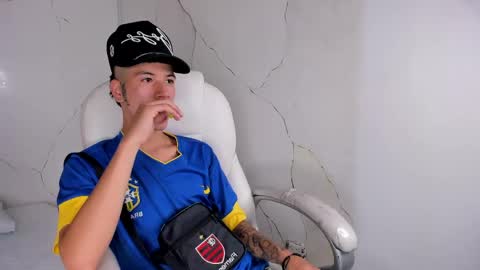 Milo online show from April 20, 8:23 pm