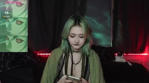 milten_trish online show from December 1, 7:01 pm