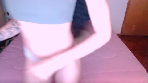miluu_444 online show from May 5, 9:53 pm