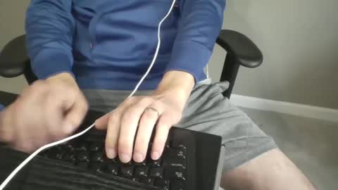 Snapshot of milwaukeebadger24 chatting on October 10, 1:39 pm milwaukeebadger24 online show from October 10, 1:39 pm