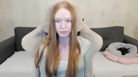 Snapshot of milymi_ chatting on September 28, 2:59 pm Milena and Jasper online show from September 28, 2:59 pm