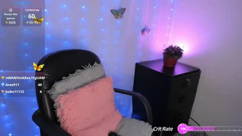 Snapshot of milysauria_ chatting on March 6, 11:47 am Mily  online show from March 6, 11:47 am