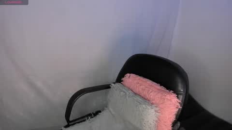 Snapshot of milysauria_ chatting on February 21, 11:55 am Mily  online show from February 21, 11:55 am