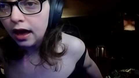 mimi142 online show from March 15, 5:05 pm