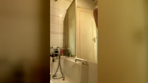 please subscribe to my fansly  please no video or photos must be recorded or re sold online show from April 9, 12:11 pm