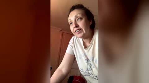 please subscribe to my fansly  please no video or photos must be recorded or re sold online show from April 18, 7:07 pm