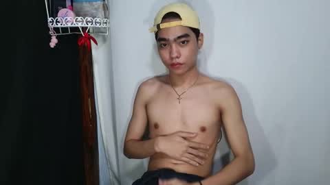 mingkla_man online show from February 25, 12:31 pm