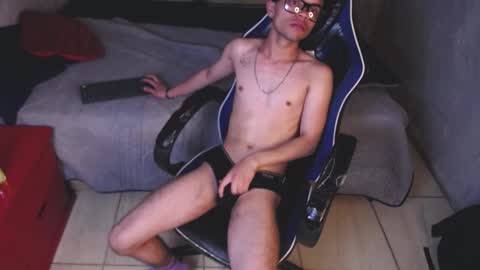 Minho Reyes online show from November 23, 1:14 am