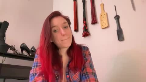 Snapshot of minnyminx chatting on February 10, 1:14 am Minx online show from February 10, 1:14 am