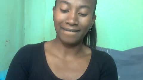 minouch211907 online show from May 5, 5:25 am