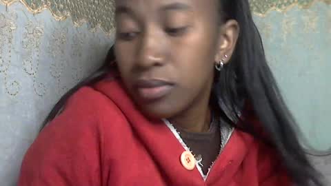 minouch211907 online show from June 18, 1:44 am
