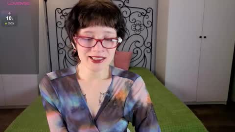 Olivia online show from October 10, 5:08 pm