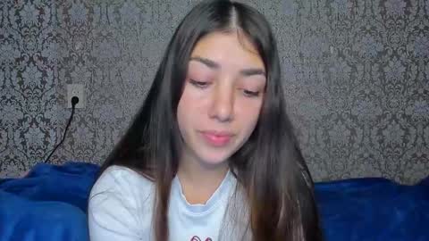 Snapshot of mira_bloempje chatting on September 28, 7:23 pm Mira online show from September 28, 7:23 pm