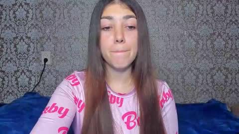 Snapshot of mira_bloempje chatting on October 2, 6:39 pm Mira online show from October 2, 6:39 pm